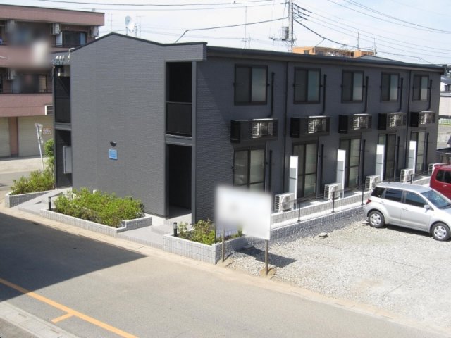 東松山市元宿のアパートの建物外観