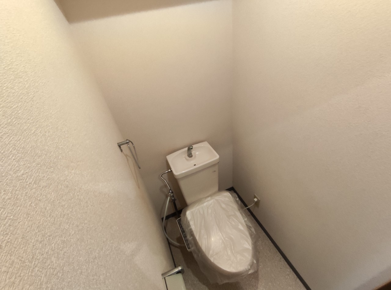 【明石市桜町のマンションのトイレ】