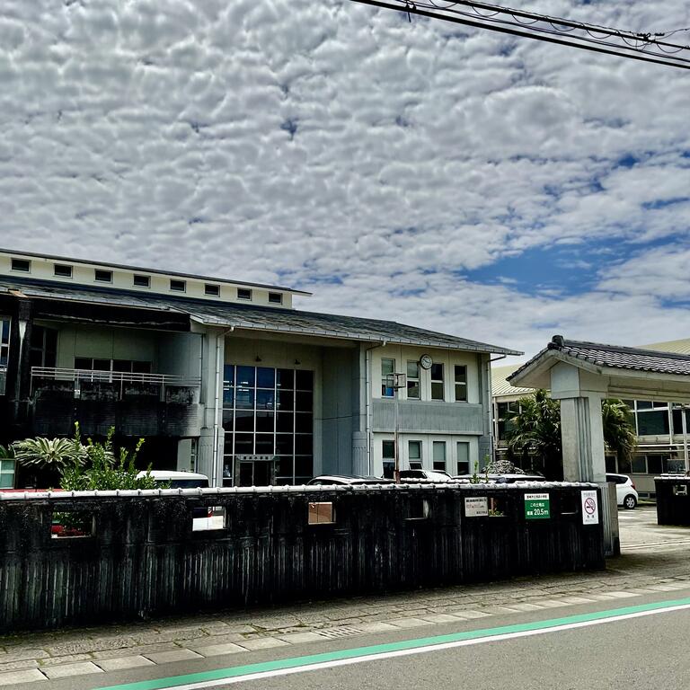 小学校　宮崎市立清武小学校（小学校）まで896m