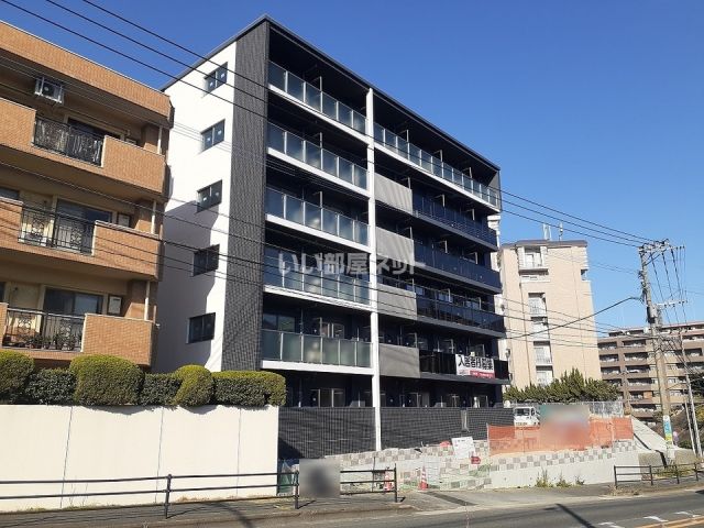 【北九州市八幡西区青山のマンションの建物外観】