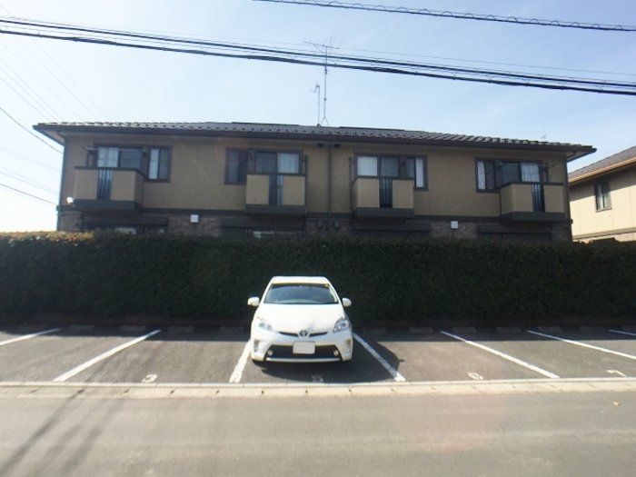 野田市山崎貝塚町のアパートの建物外観