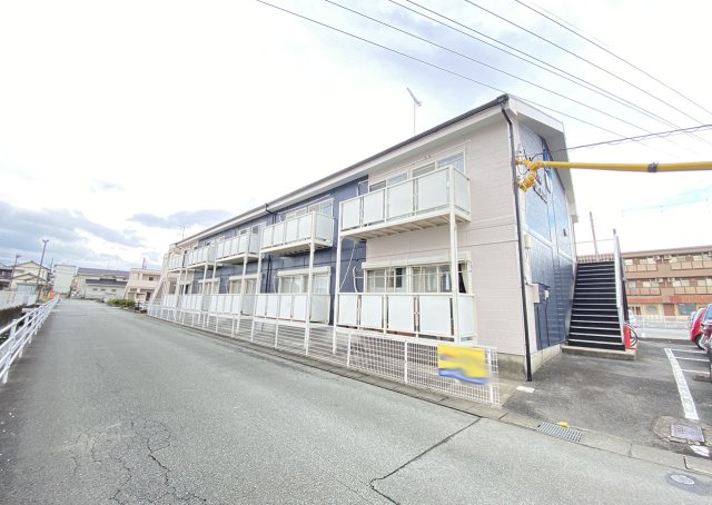 Surplus　Two　OKADAの建物外観