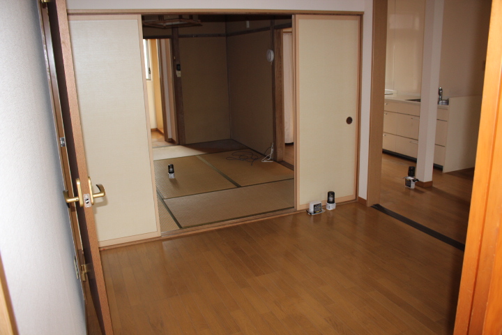 東上関貸家の居間写真