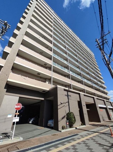 加古川市加古川町篠原町のマンションの建物外観