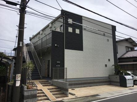 【横浜市戸塚区平戸町のアパートの建物外観】