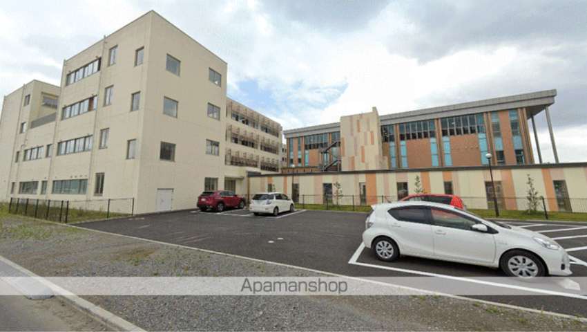 高校・高専　つくば国際大学高等学校（高校・高専）まで577m