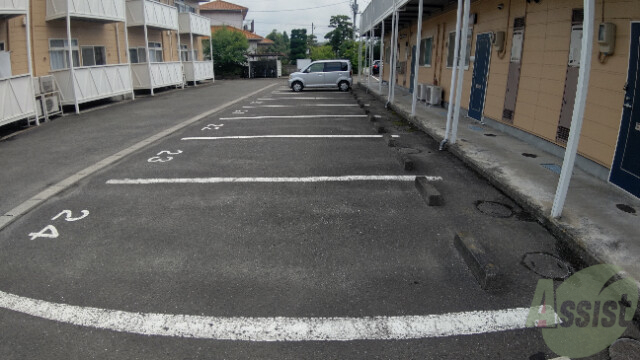 【仙台市宮城野区岡田のアパートの駐車場】