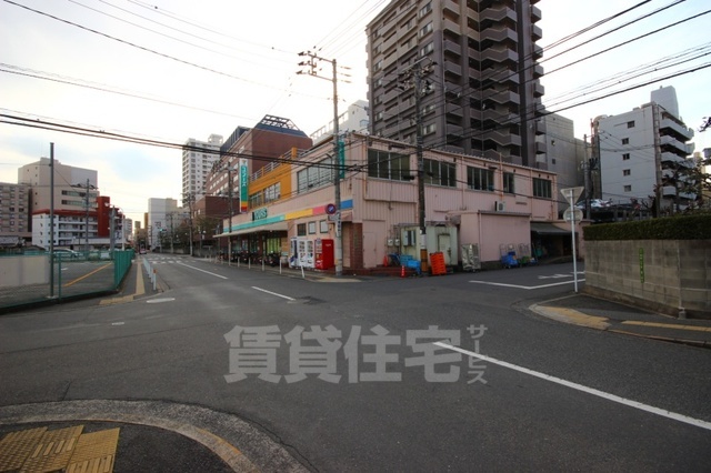 スーパー　ユアーズ　ekie広島店（スーパー）まで895m