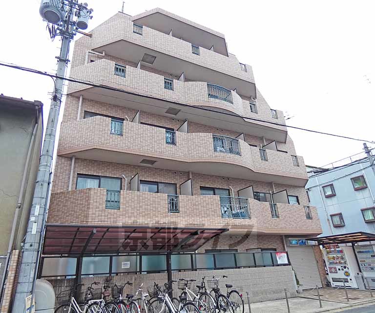 京都市伏見区深草ヲカヤ町のマンションの建物外観