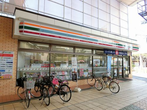 【八尾市本町のマンションのコンビニ】