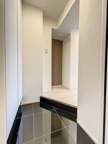 玄関　玄関から（反転）