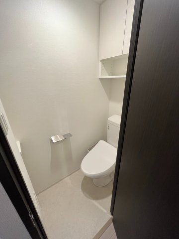 トイレ　温水洗浄便座つきトイレ