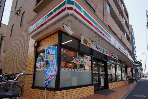 コンビニ　セブン-イレブン大田区中央８丁目店（コンビニ）まで894m