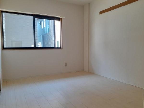 居室・リビング　フローリング！