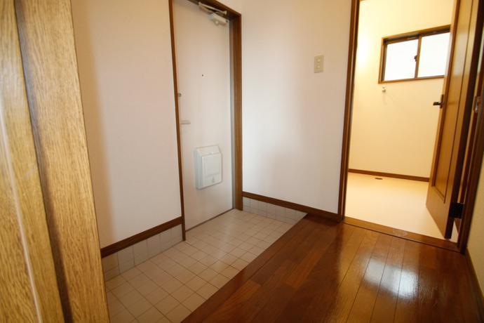 玄関　シューズボックスが置ける広さです