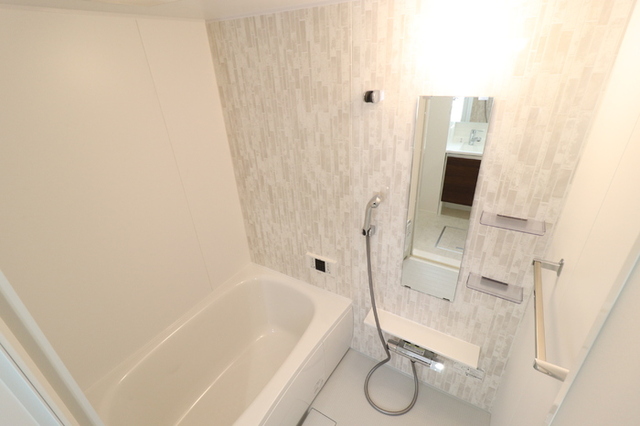 バス・シャワールーム　３０３　バス