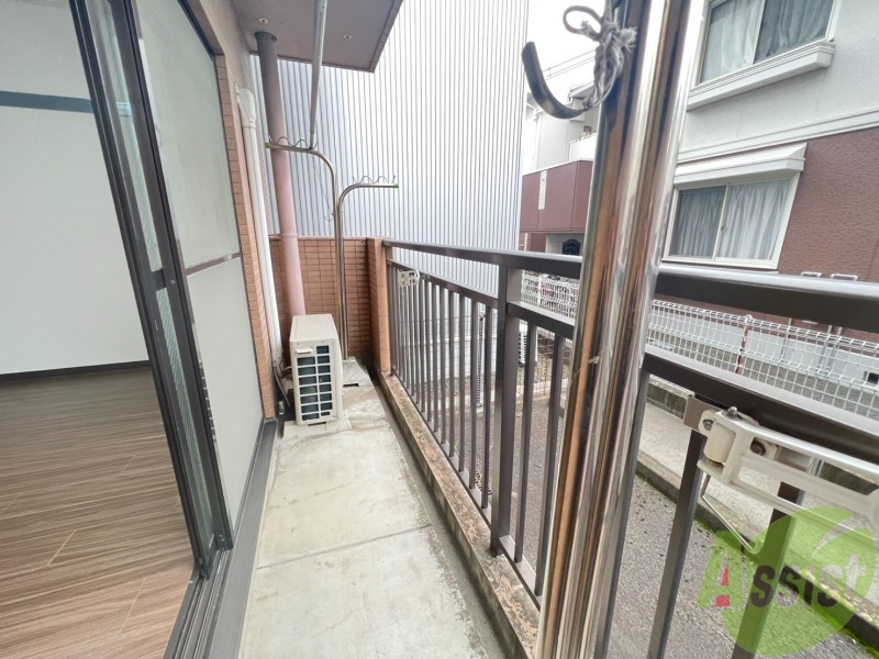 バルコニー　バルコニーがあるので洗濯物は外に干せそうですね～