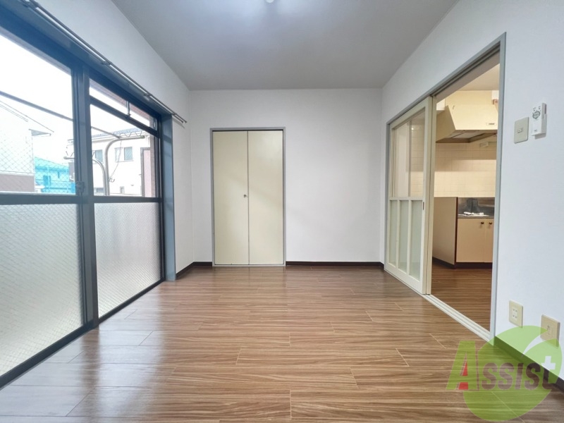 居室・リビング　６．０帖のリビングを撮影しました。伸び伸び出来そうですね。