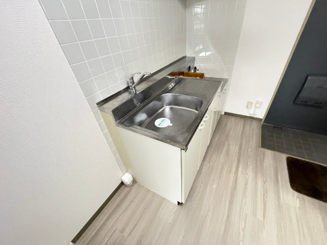 キッチン　２口コンロが置けます。