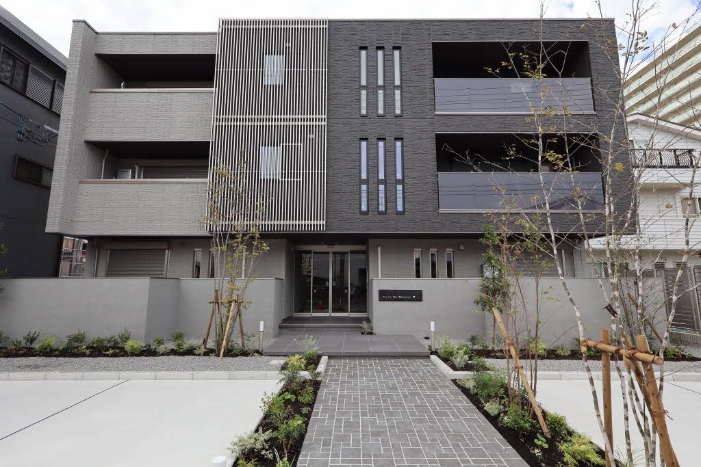 建物外観　近鉄名古屋線「津新町駅」まで徒歩４分。