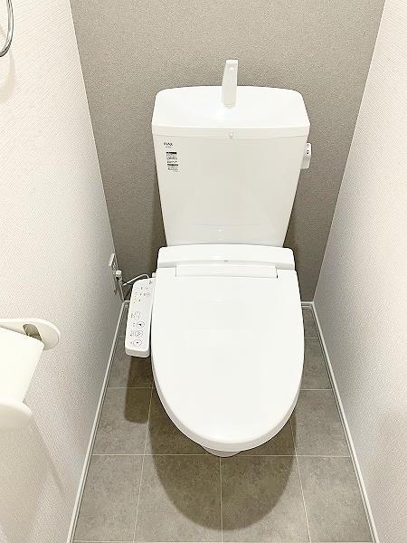 トイレ　温水洗浄暖房便座