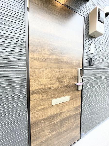 玄関　玄関外側・電子キー