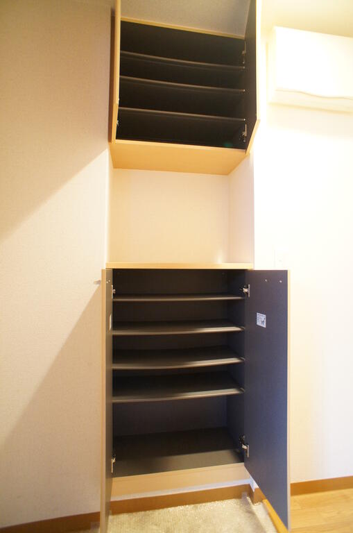 玄関　靴もたくさん収納できます。