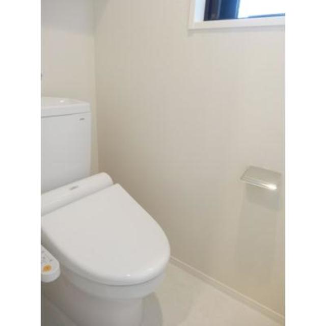 トイレ　※写真は同タイプ住戸です。