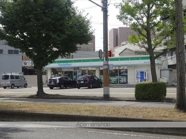 コンビニ　ファミリーマート（コンビニ）まで992m