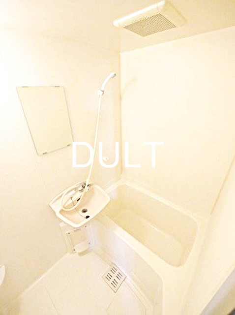 バス・シャワールーム　バスルームです。