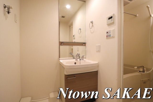 洗面設備　独立洗面化粧台付き