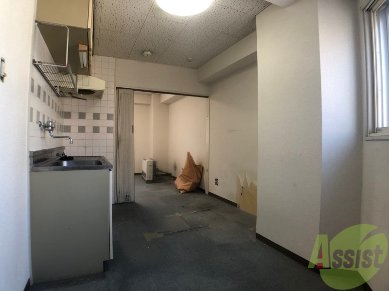 居室・リビング　ダイニングキッチンです！スペース広々ですね！