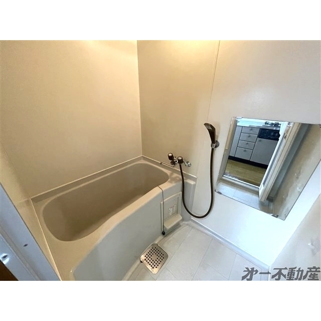 バス・シャワールーム　バスルーム