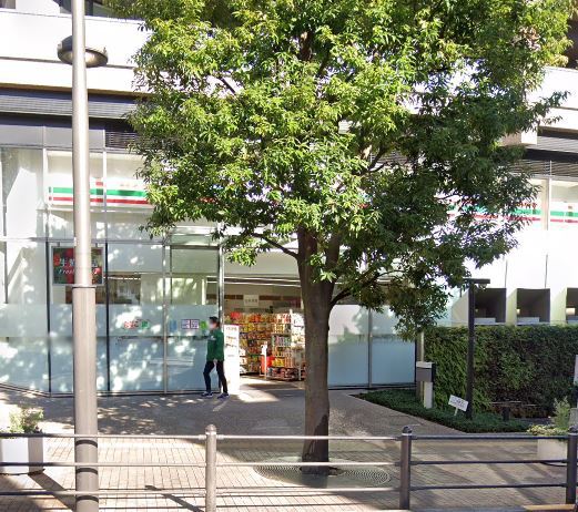 コンビニ　セブンイレブン（コンビニ）まで418m