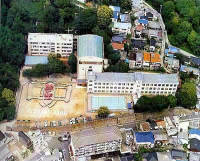 中学校　夢野中学校（中学校）まで1409m