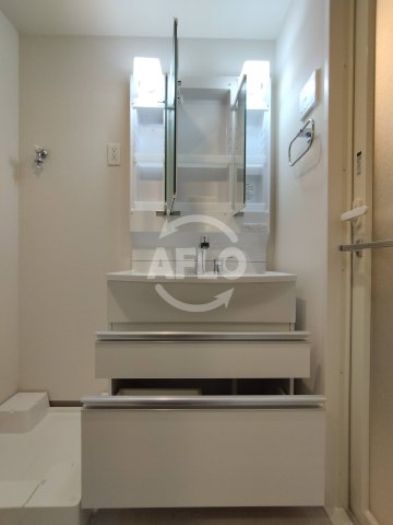 洗面設備　アリビオ大阪港　独立洗面台