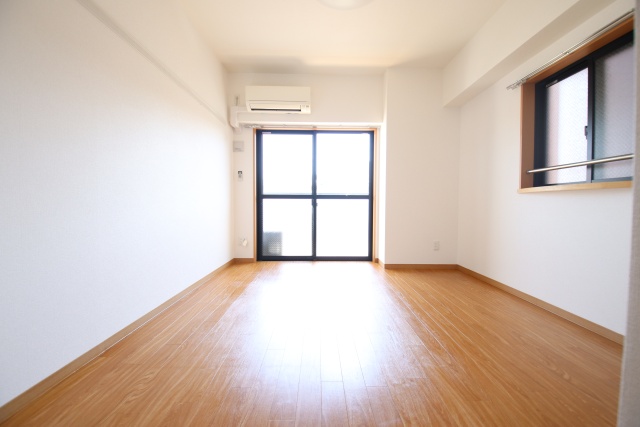 居室・リビング　※別室の参考写真の為、現況優先です。