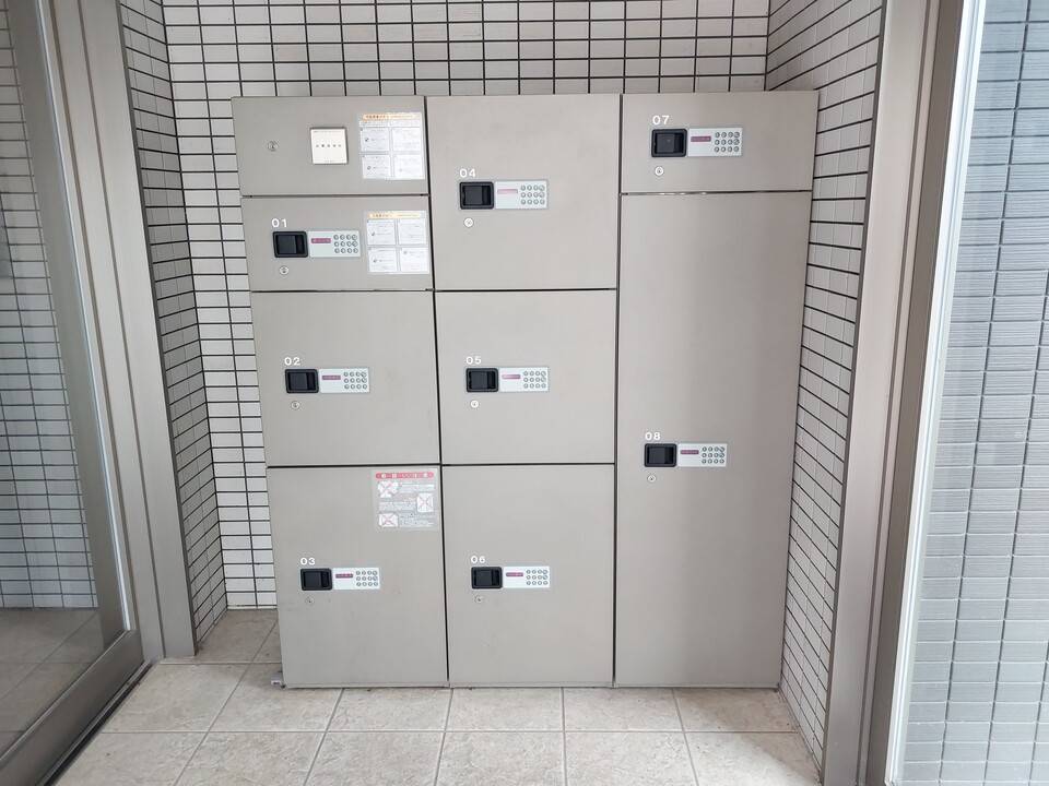 エントランス　宅配ボックス