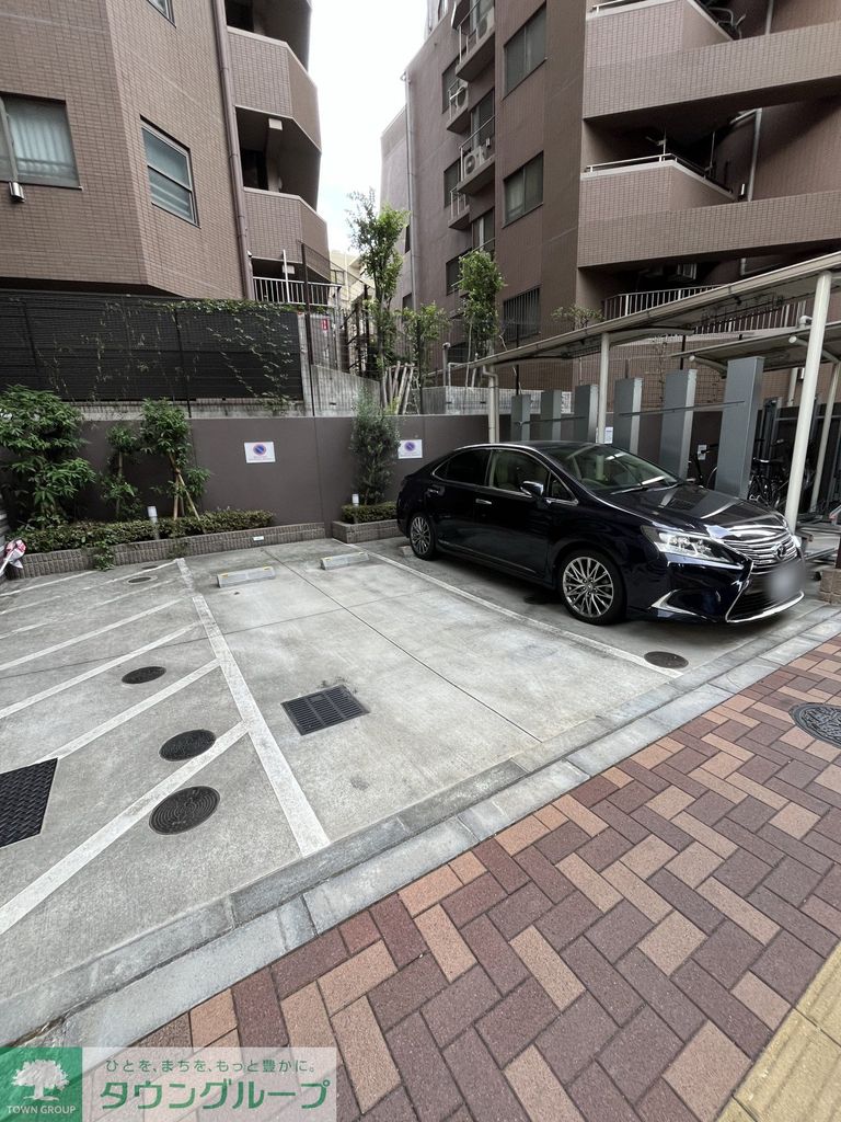 駐車場　駐車場