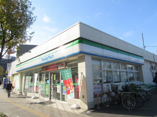 コンビニ　ファミリーマート千葉弁天二丁目店（コンビニ）まで18m