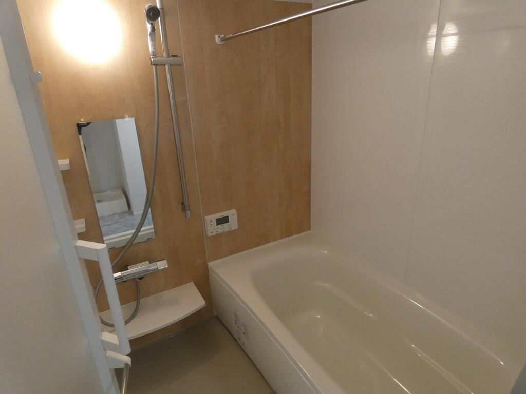 バス・シャワールーム　浴室（浴室乾燥機付）