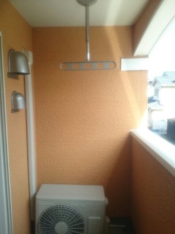 バルコニー　暖かな日差しのふりそそぐバルコニー