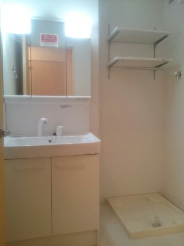 洗面設備　脱衣スペースもあります