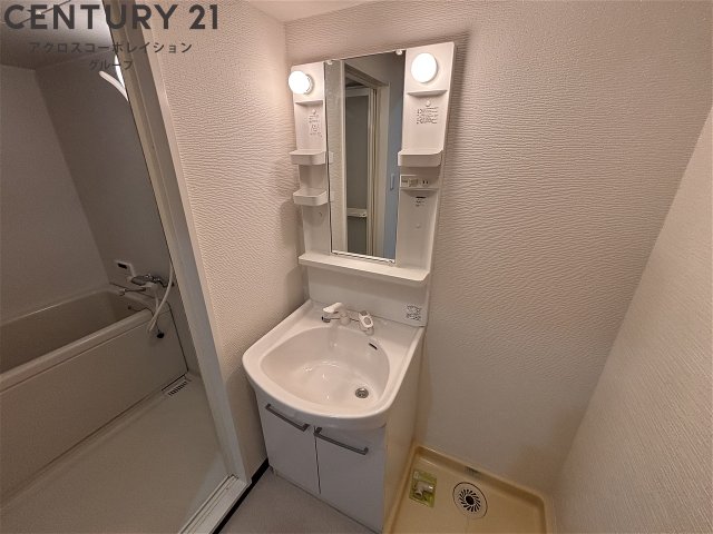 洗面設備　脱衣スペースもあります