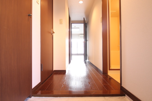 玄関　※別室の参考写真の為、現況優先です。