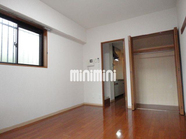 居室・リビング　大きめ収納