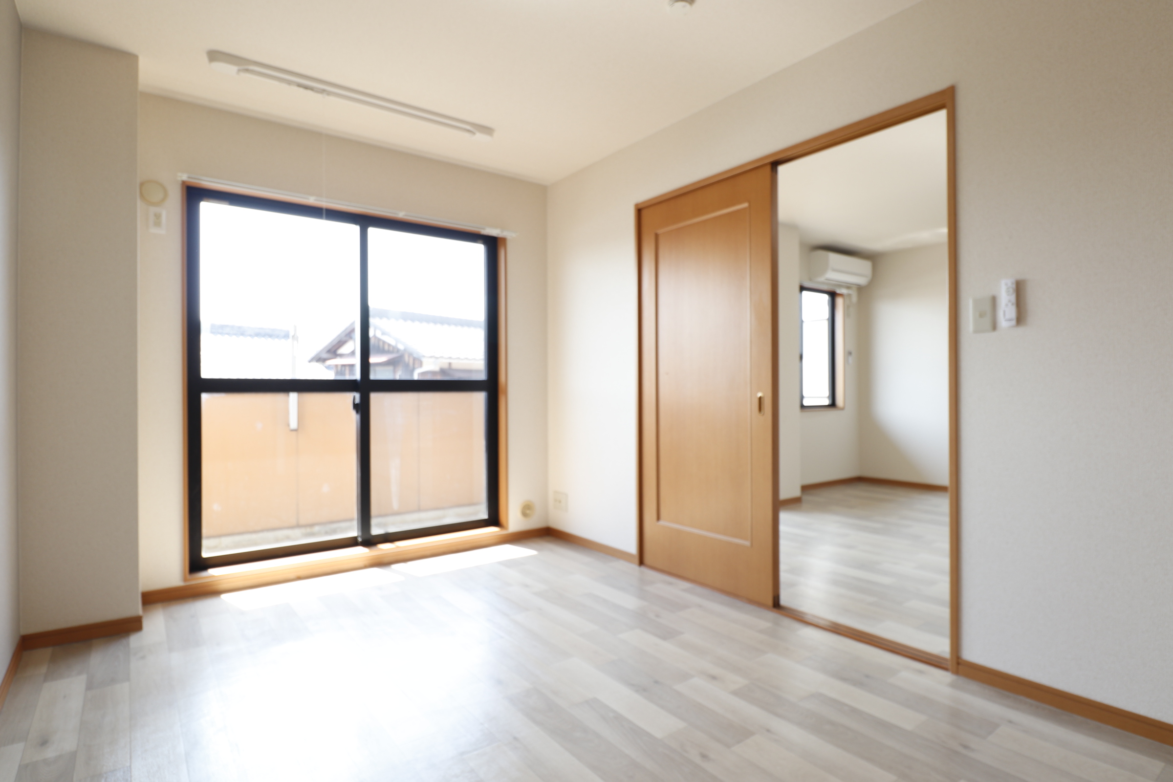 その他部屋・スペース　リビング隣の洋室です♪