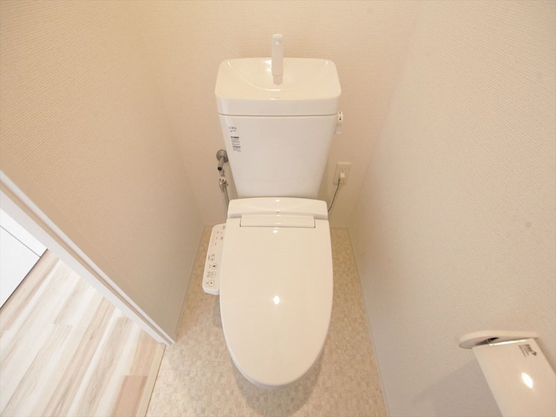 トイレ　温水洗浄暖房便座付トイレ