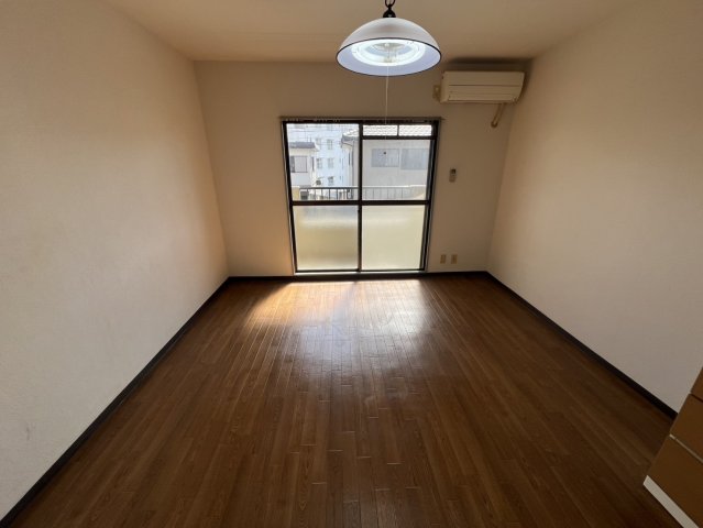 居室・リビング　※写真は別室参考