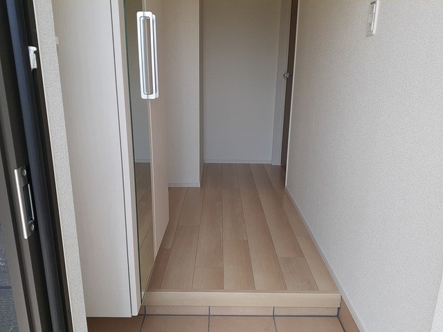 玄関　収納もある玄関です